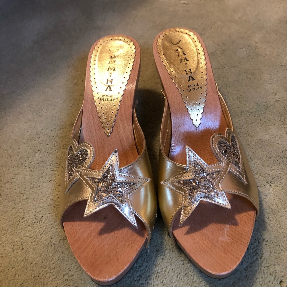 Beautiful wooden shoes/slip ones